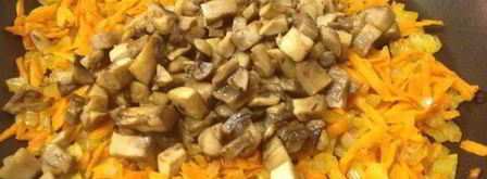 куриные рулеты, фаршированные грибами и овощами. Шаг 5