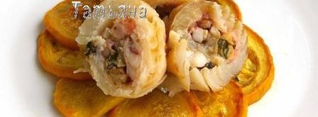 морской рулет с сыром джюгас под маковым соусом на подушке из цукини. Шаг 9