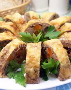 Мясной рулет с грибами и сыром