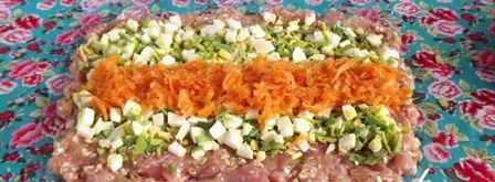 мясной рулет с яйцом и морковью. Шаг 6