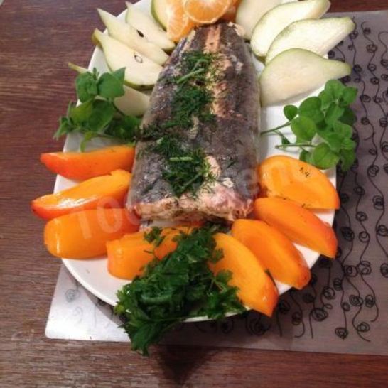 Рецепт рулета из горбуши, фаршированный омлетом, грибами и луком