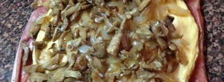 рулет из горбуши, фаршированный омлетом, грибами и луком. Шаг 9