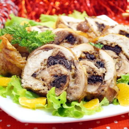 Рецепт рулета из курицы с черносливом
