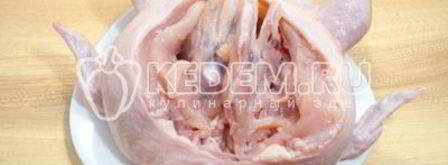 рулет из курицы с черносливом. Шаг 2