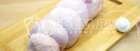 рулет из курицы с черносливом. Шаг 11