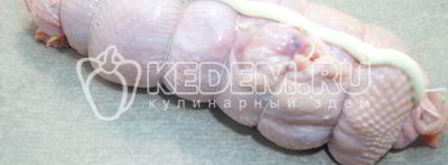 рулет из курицы с черносливом. Шаг 12