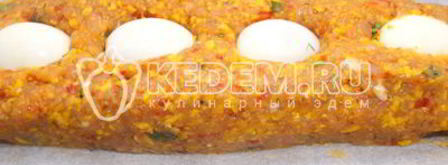 рулет из курицы с овощами и яйцами. Шаг 10