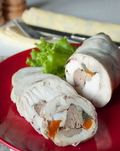 Рулет из курицы с печенью