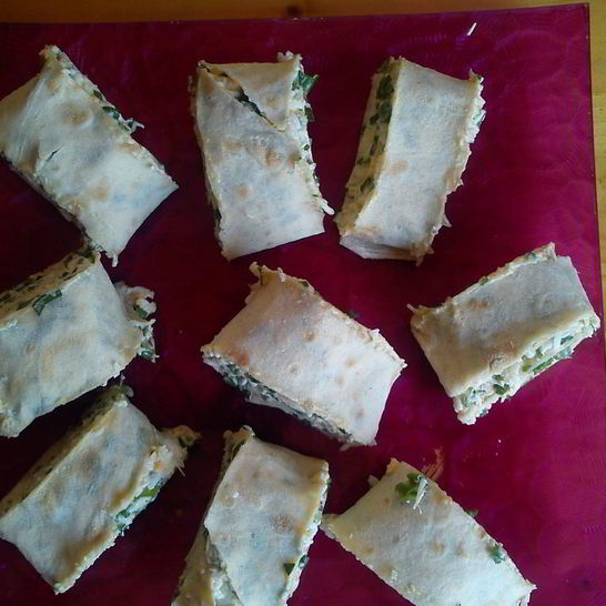 Рецепт рулета из лаваша с брынзой и зеленью