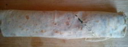 рулет из лаваша с брынзой и зеленью. Шаг 4