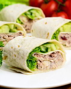 Рулет из лаваша с печенью трески