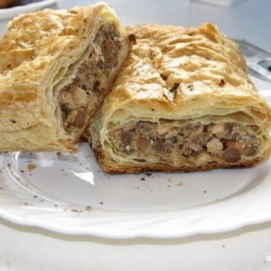 Рецепт рулета из слоеного бездрожжевого теста