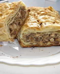 Рулет из слоеного бездрожжевого теста