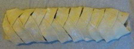 рулет из слоеного бездрожжевого теста. Шаг 3