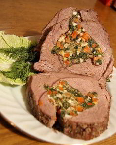 Рулет из телятины, фаршированный шпинатом