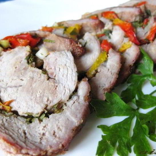 Рецепт рулета из телятины с перцем и зеленью