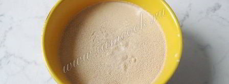 рулет с маком и вишней. Шаг 3