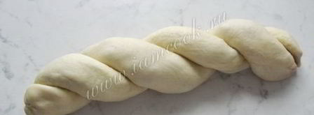 рулет с маком и вишней. Шаг 15