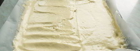 рулет ягодный со сливками в шоколаде. Шаг 2