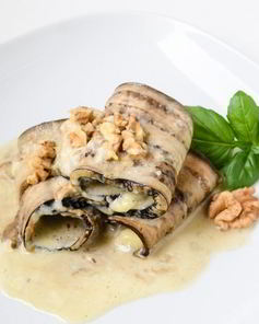 Рулетики из баклажанов с сыром