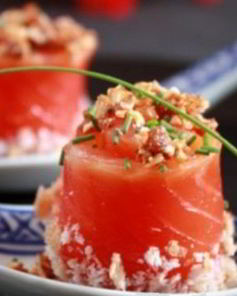 Рулетики из форели с грильяжем в хлебной крошке