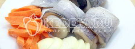 рулетики из рыбы запеченные с овощами. Шаг 3