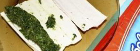 рулетики из теста фило с крабово-сырной начинкой. Шаг 2