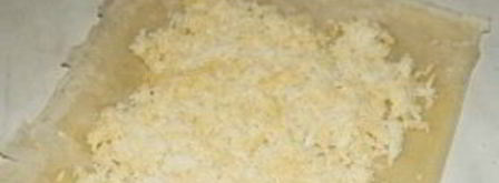 рулетики из теста фило с крабово-сырной начинкой. Шаг 4