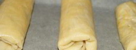 рулетики из теста фило с крабово-сырной начинкой. Шаг 6