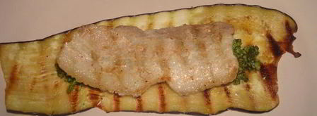 рулеты из баклажанов с беконом, сыром и зеленью. Шаг 12