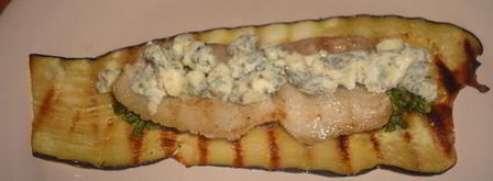 рулеты из баклажанов с беконом, сыром и зеленью. Шаг 13