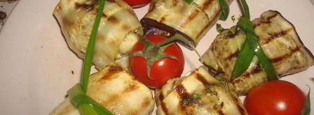 рулеты из баклажанов с беконом, сыром и зеленью. Шаг 15