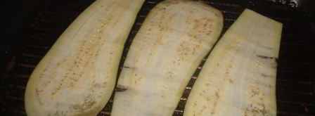 рулеты из баклажанов с беконом, сыром и зеленью. Шаг 8