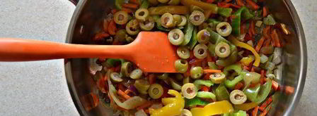 рулеты из хека на овощной подушке. Шаг 5