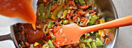 рулеты из хека на овощной подушке. Шаг 6