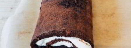 шоколадный рулет со взбитыми сливками. Шаг 11