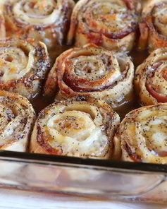 Слоеный рулет с ветчиной и сыром