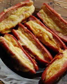 Сосиски, запеченные с сыром