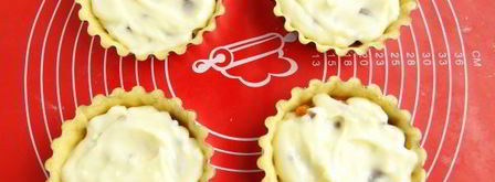 песочные тарталетки с пудингом и сливой. Шаг 13