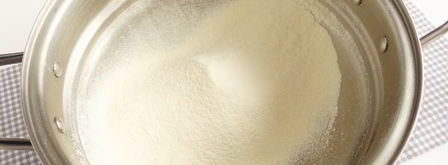 песочные тарталетки с пудингом и сливой. Шаг 3