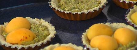 тарталетки с абрикосами и фисташковым кремом. Шаг 7