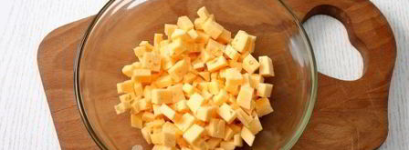 тарталетки с ананасами и крабовыми палочками. Шаг 3