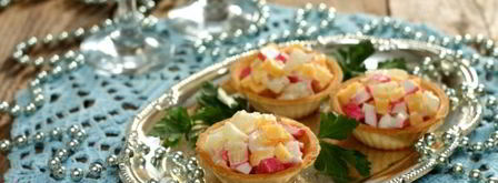 тарталетки с ананасами и крабовыми палочками. Шаг 8