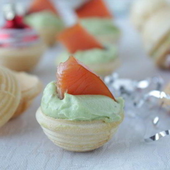 Рецепт тарталеток с авокадо и рыбой