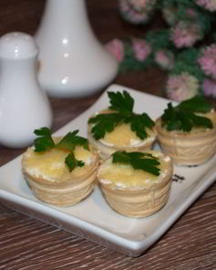 Тарталетки с икрой и сливочным сыром