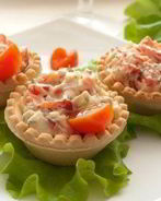 Тарталетки с икрой трески