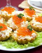 Тарталетки с крабовыми палочками