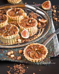 Тарталетки с кремом франжипани и инжиром