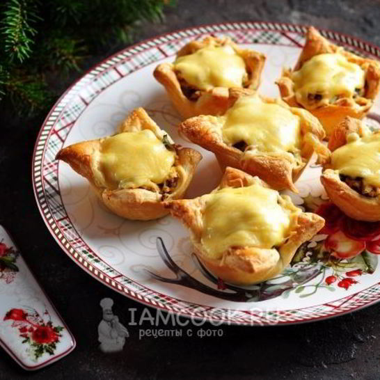 Рецепт тарталеток с курицей, грибами и сыром