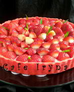 Клубничный тарт с фундуком